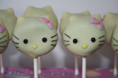 Hello Kitty Cake pops